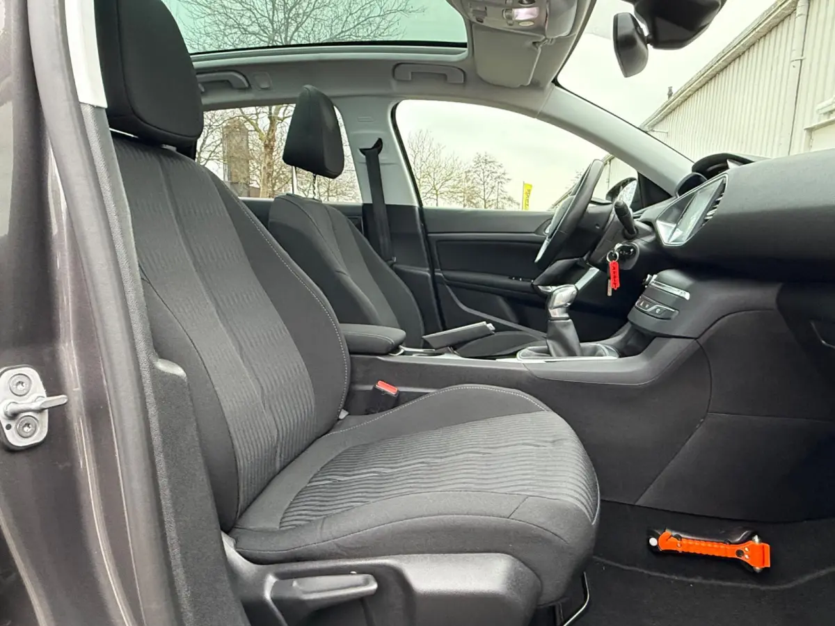 1.2 PureTech Blue Lease Executive 2e Eigenaar,Navi,Climate,Cruise,Pano,PDC,N.A.P!