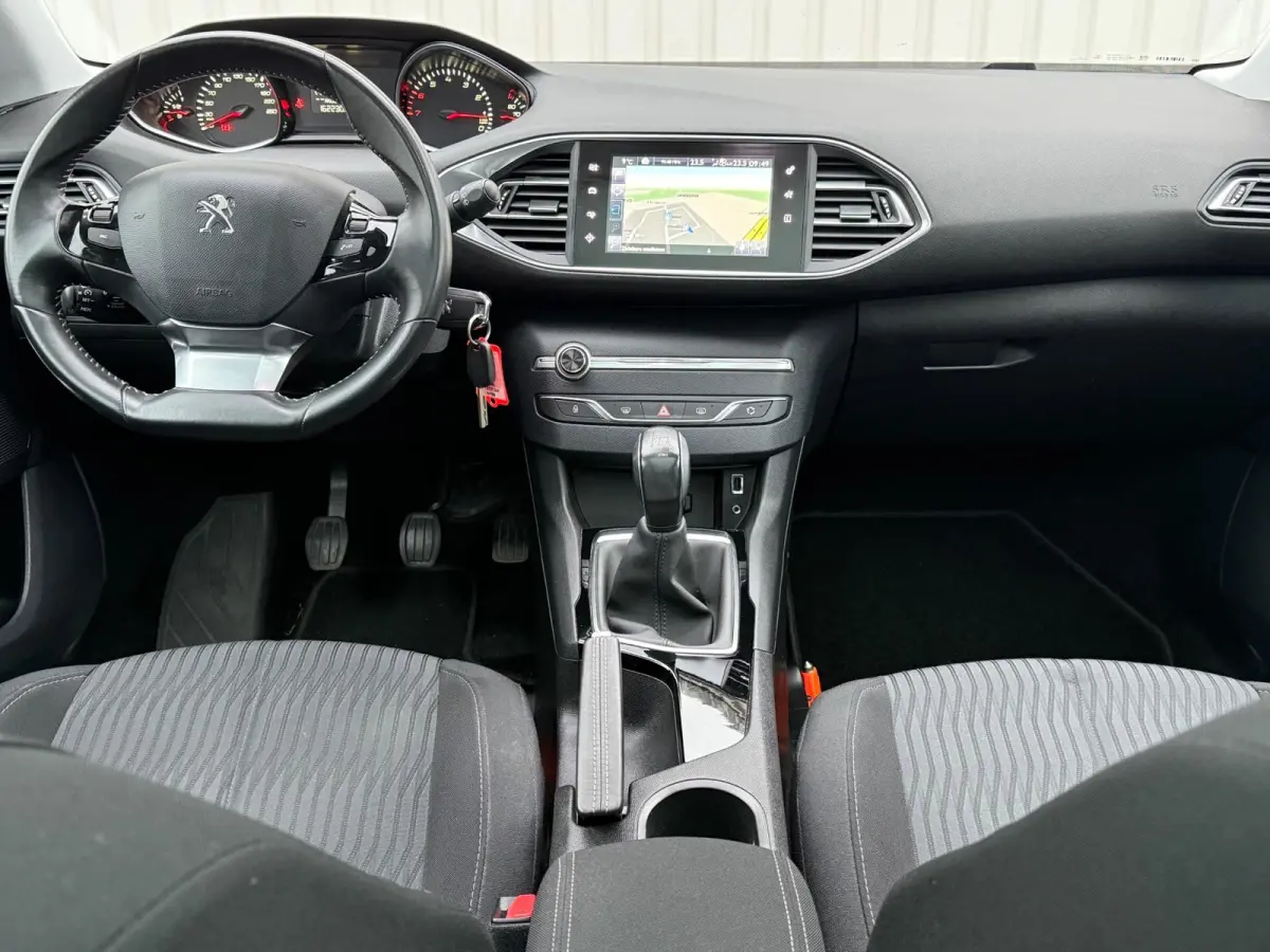 1.2 PureTech Blue Lease Executive 2e Eigenaar,Navi,Climate,Cruise,Pano,PDC,N.A.P!