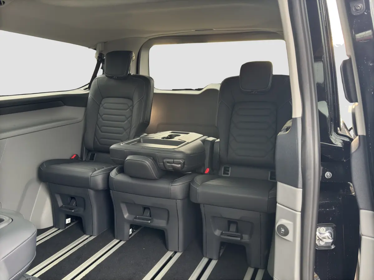 Tourneo 340 2.5 PHEV L2H1 Titanium X | Besteld | Panoramadak | Trekhaak | Adap. Cruise