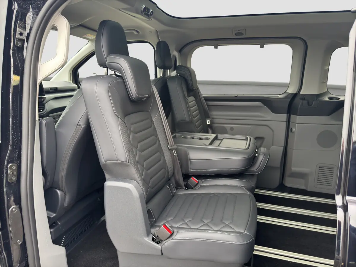 Tourneo 340 2.5 PHEV L2H1 Titanium X | Besteld | Panoramadak | Trekhaak | Adap. Cruise