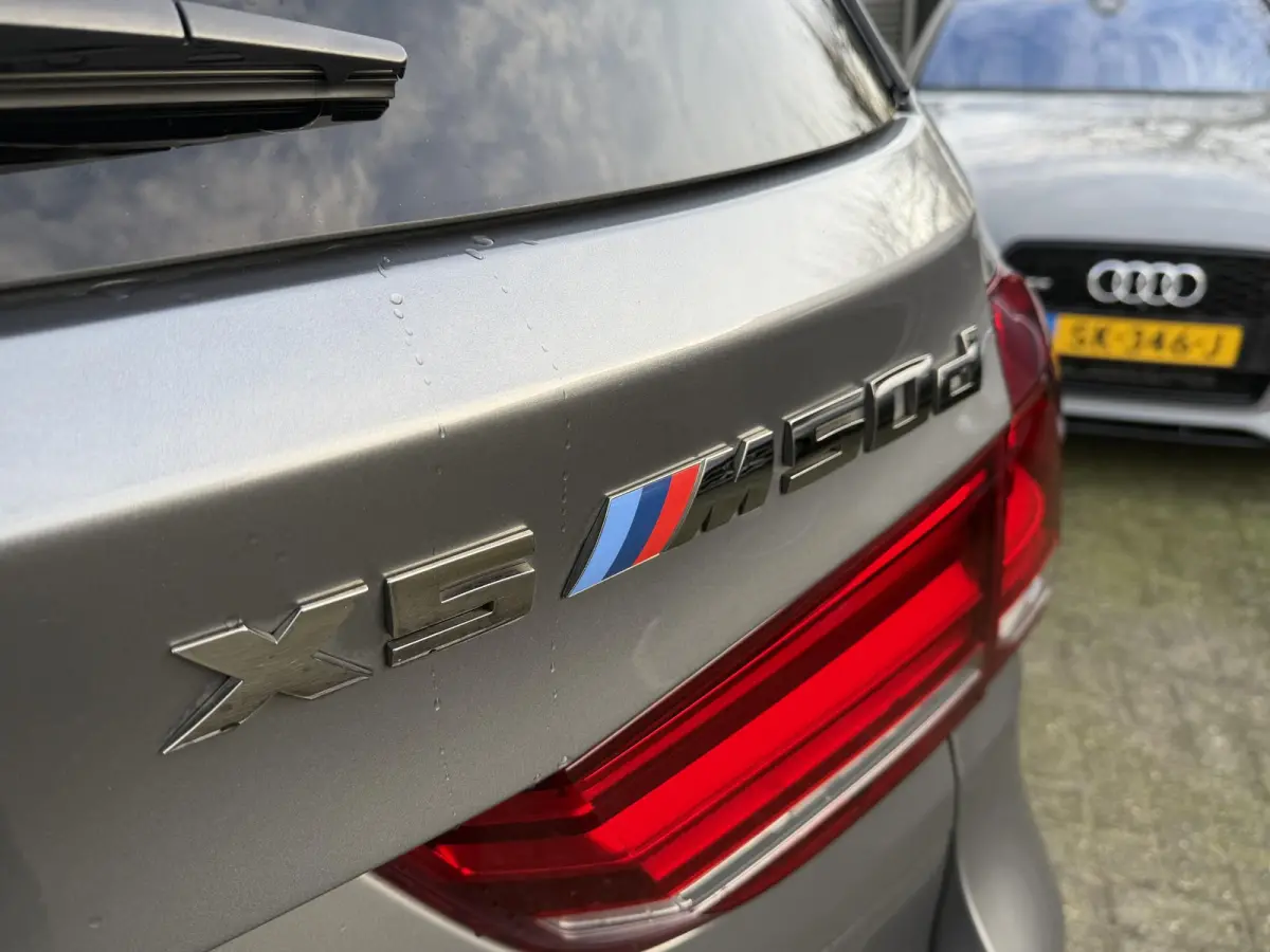 M50d | Panoramadak | Head-Up Display | Camera | Harmon Kardon | Elektrische Achterklep |