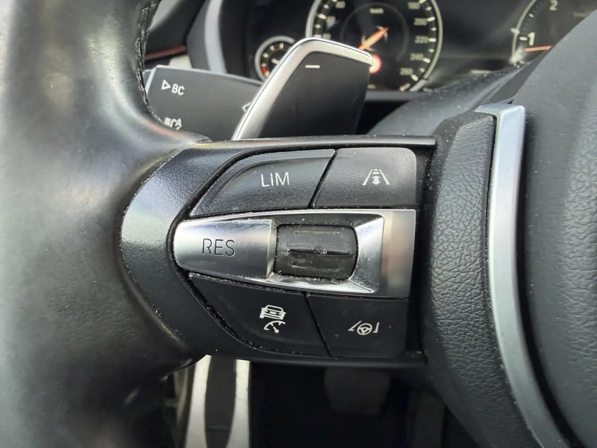M50d | Panoramadak | Head-Up Display | Camera | Harmon Kardon | Elektrische Achterklep |