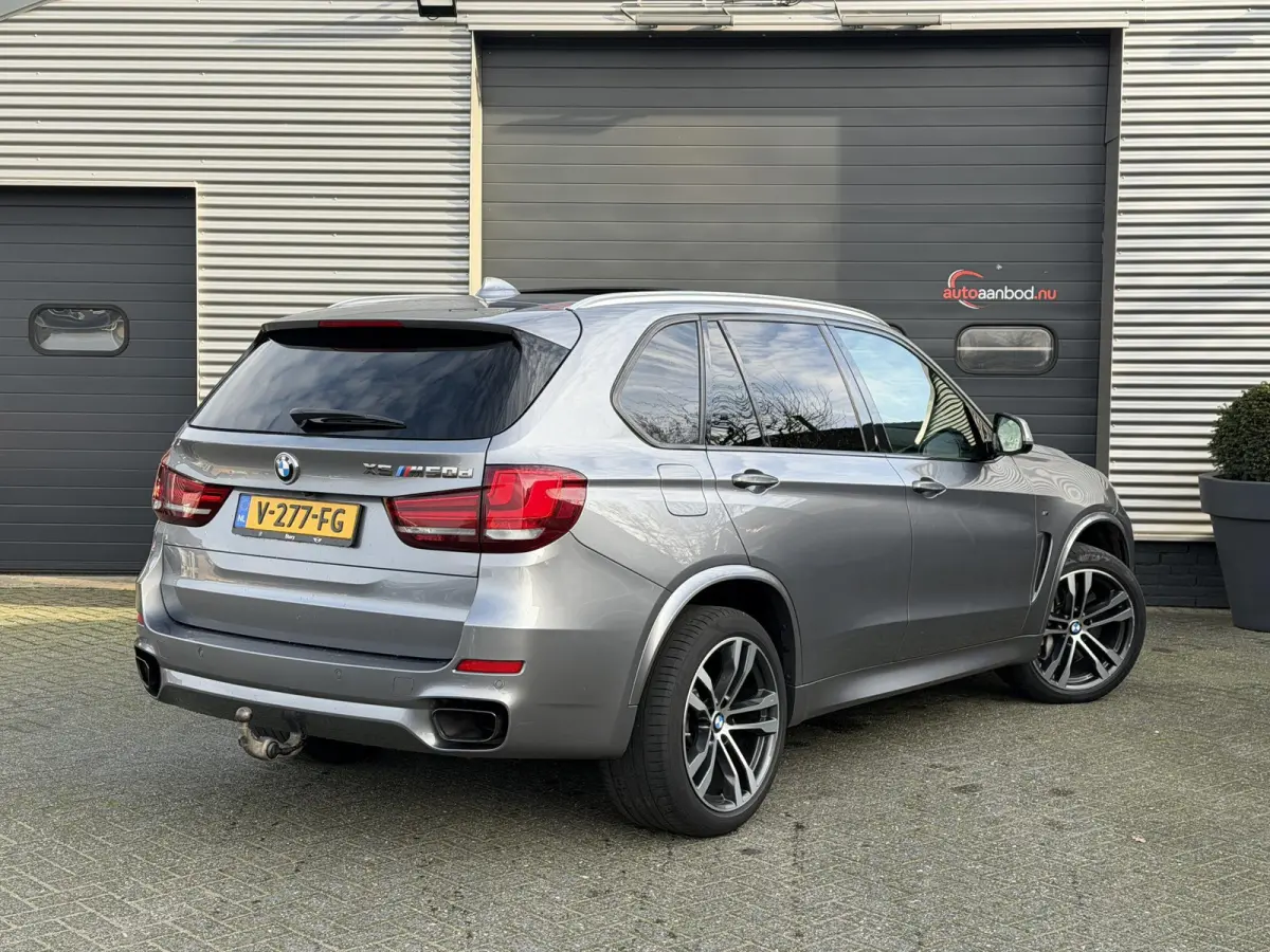 M50d | Panoramadak | Head-Up Display | Camera | Harmon Kardon | Elektrische Achterklep |