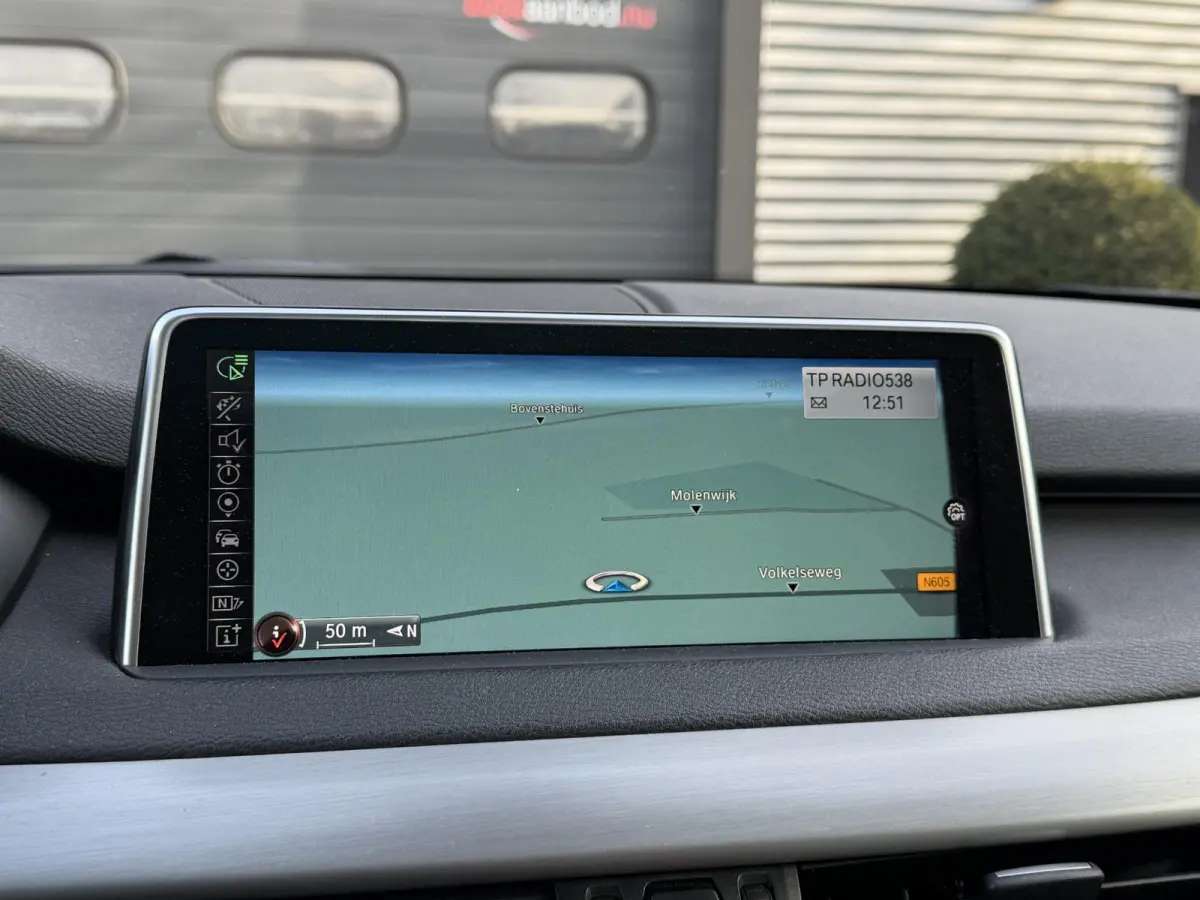 M50d | Panoramadak | Head-Up Display | Camera | Harmon Kardon | Elektrische Achterklep |