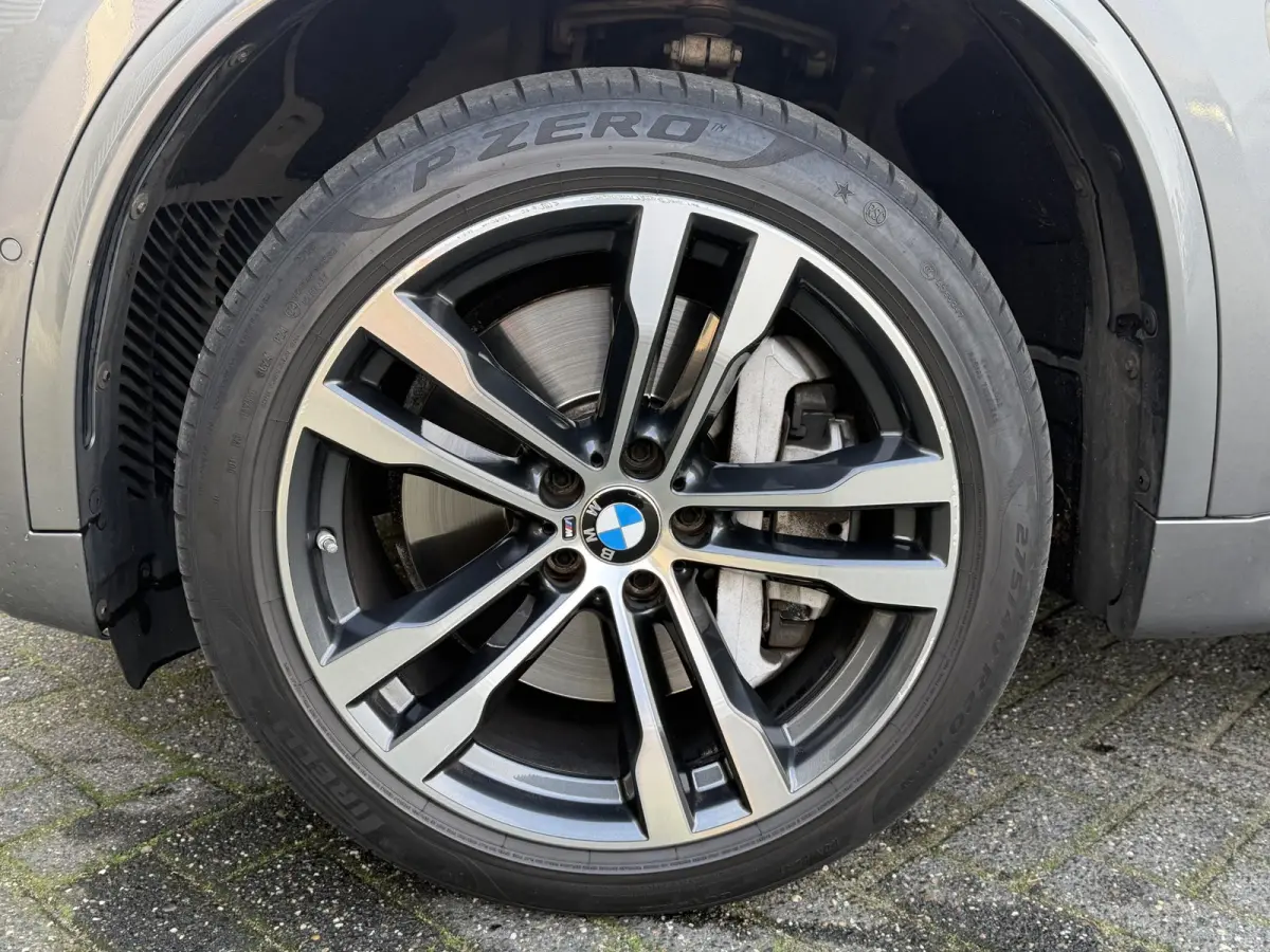 M50d | Panoramadak | Head-Up Display | Camera | Harmon Kardon | Elektrische Achterklep |