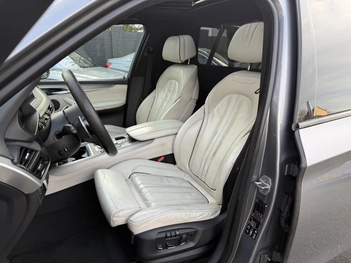 M50d | Panoramadak | Head-Up Display | Camera | Harmon Kardon | Elektrische Achterklep |
