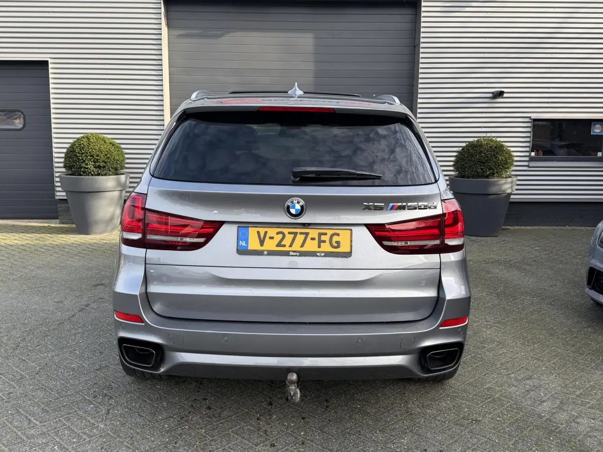 M50d | Panoramadak | Head-Up Display | Camera | Harmon Kardon | Elektrische Achterklep |