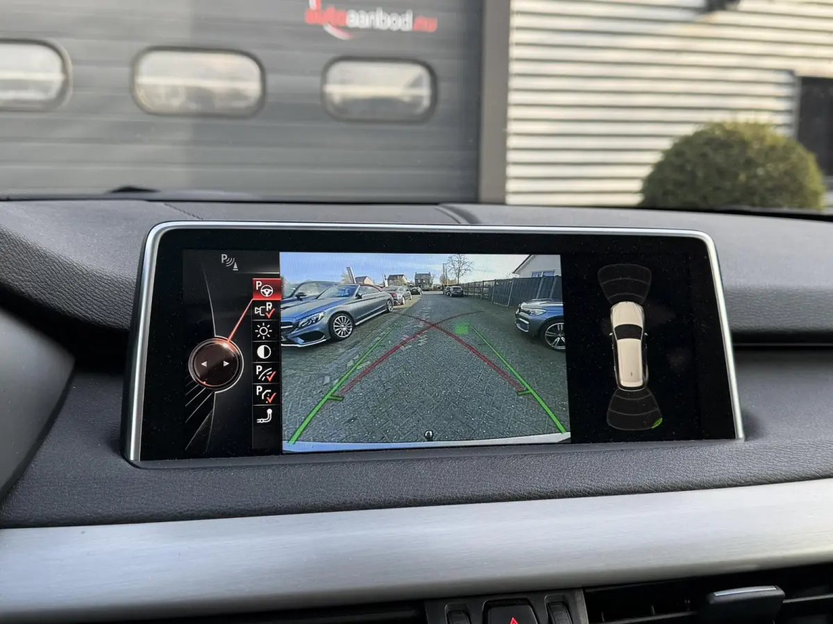 M50d | Panoramadak | Head-Up Display | Camera | Harmon Kardon | Elektrische Achterklep |