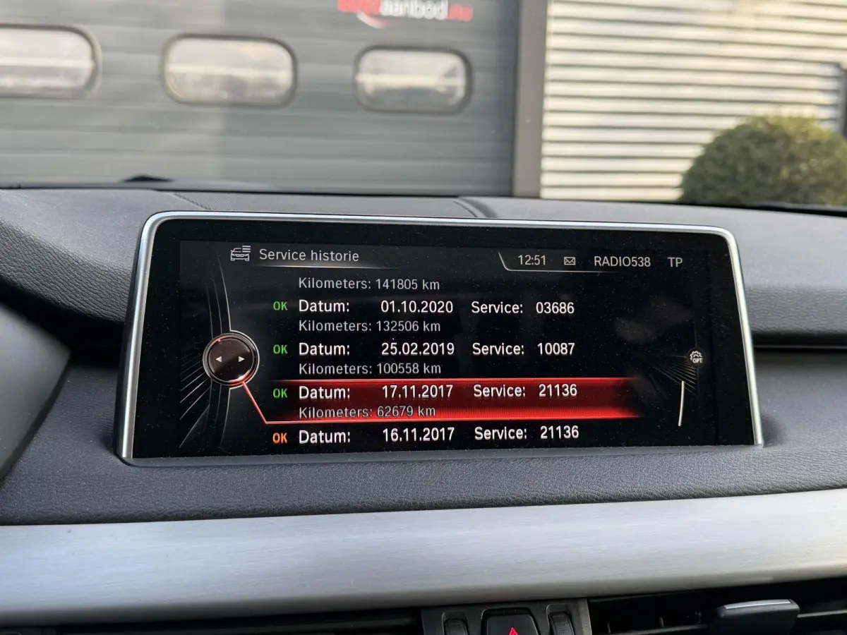 M50d | Panoramadak | Head-Up Display | Camera | Harmon Kardon | Elektrische Achterklep |
