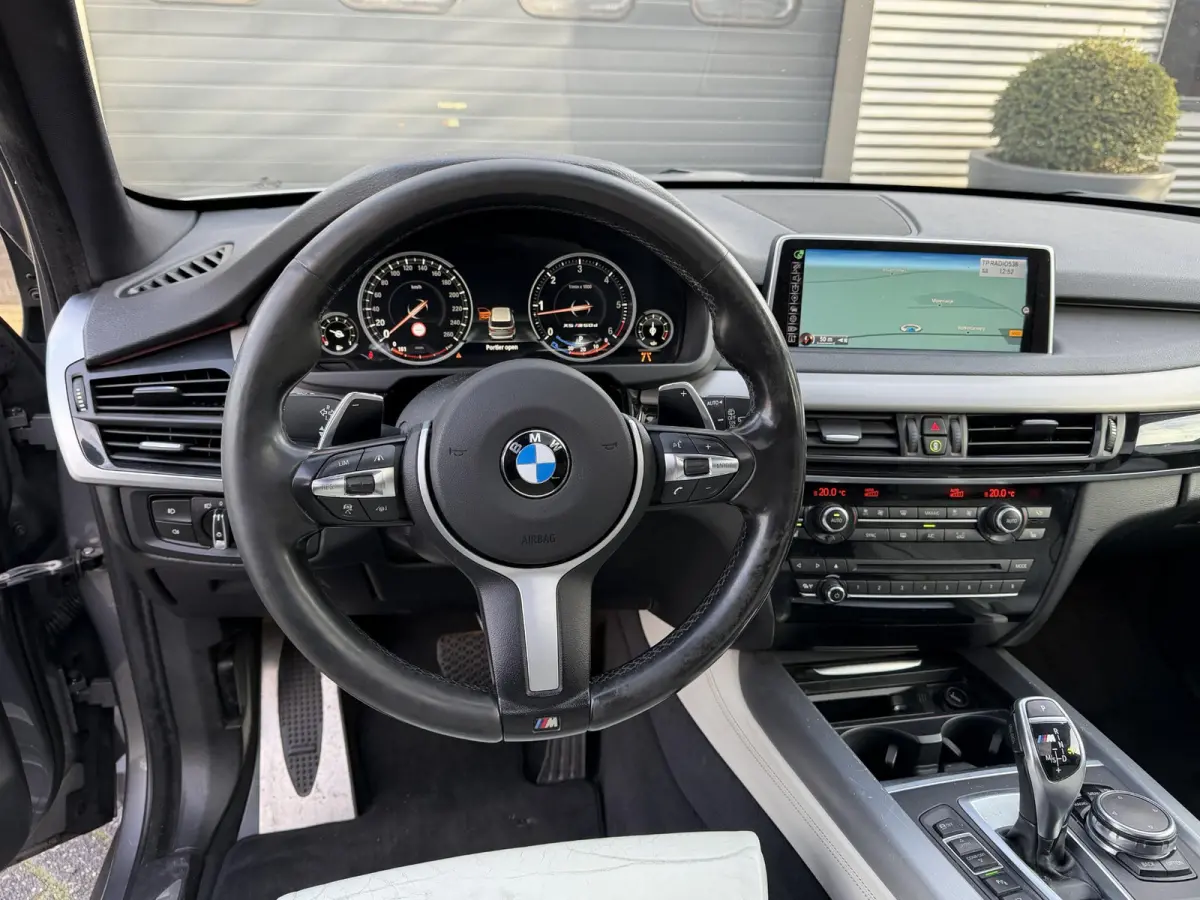 M50d | Panoramadak | Head-Up Display | Camera | Harmon Kardon | Elektrische Achterklep |