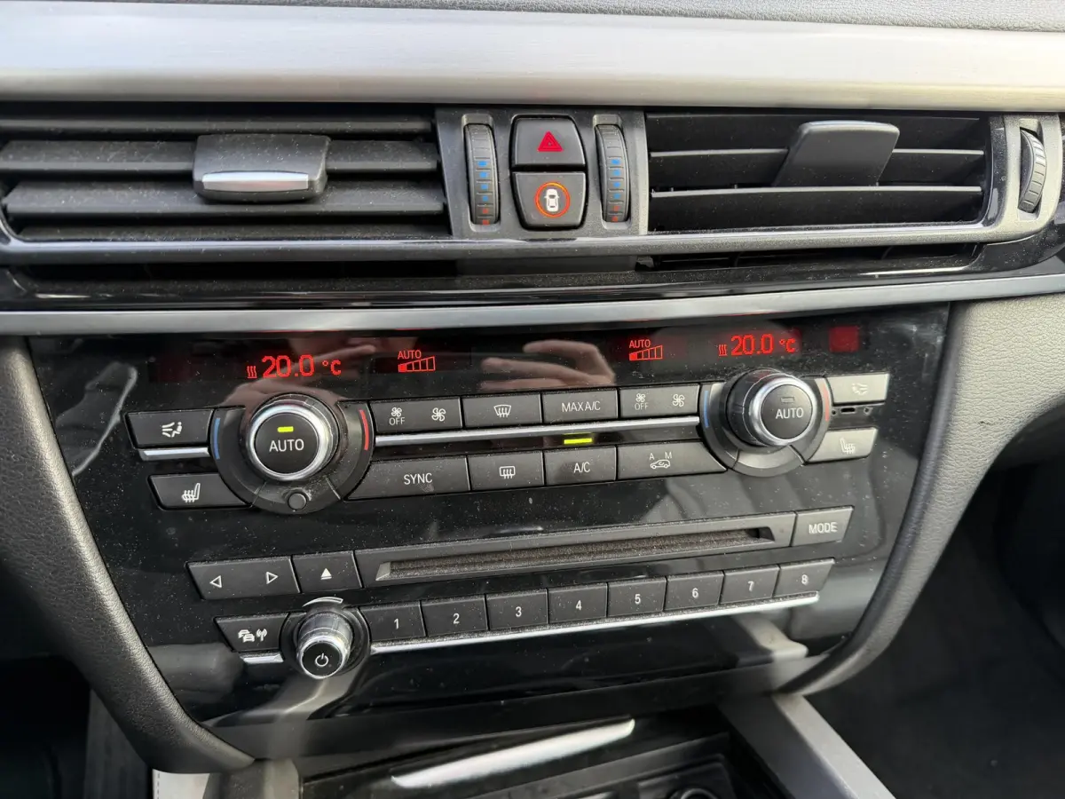 M50d | Panoramadak | Head-Up Display | Camera | Harmon Kardon | Elektrische Achterklep |