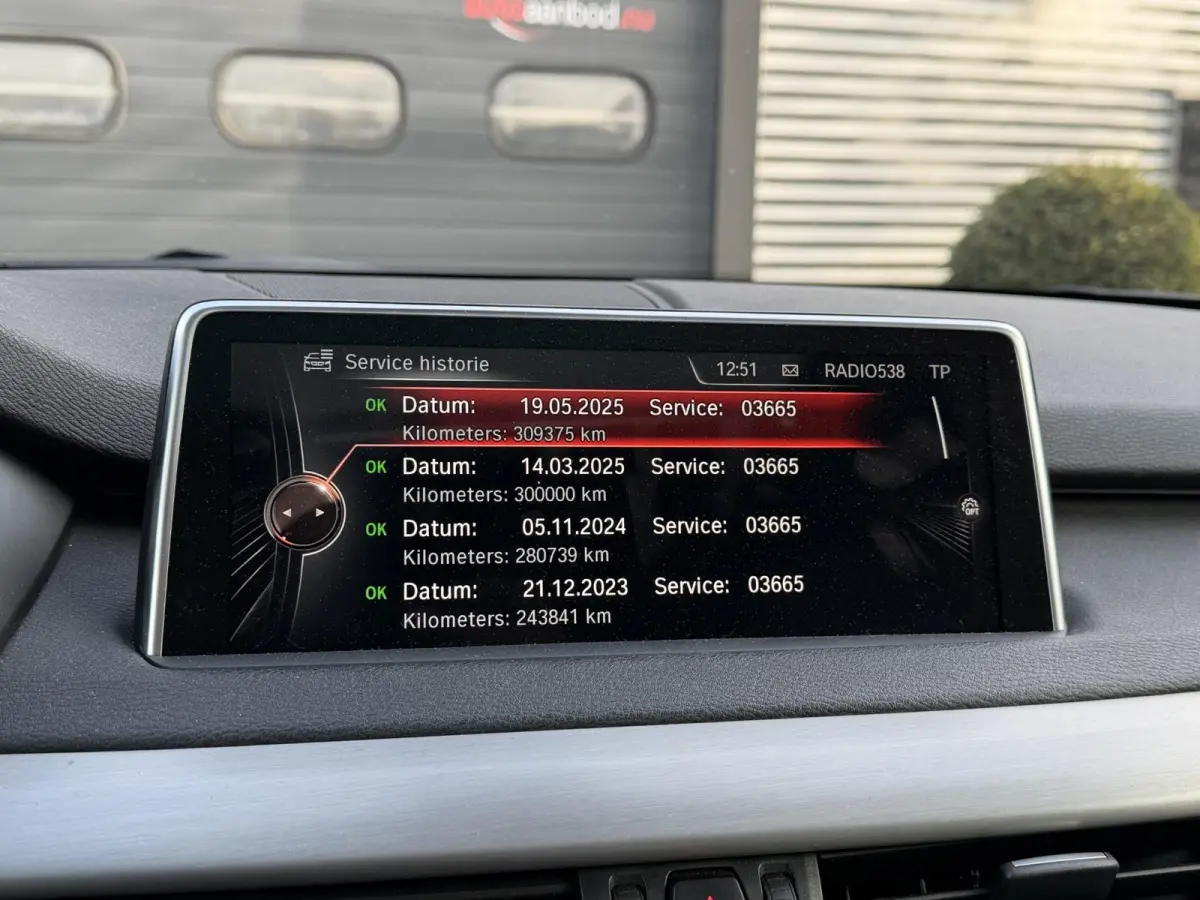 M50d | Panoramadak | Head-Up Display | Camera | Harmon Kardon | Elektrische Achterklep |