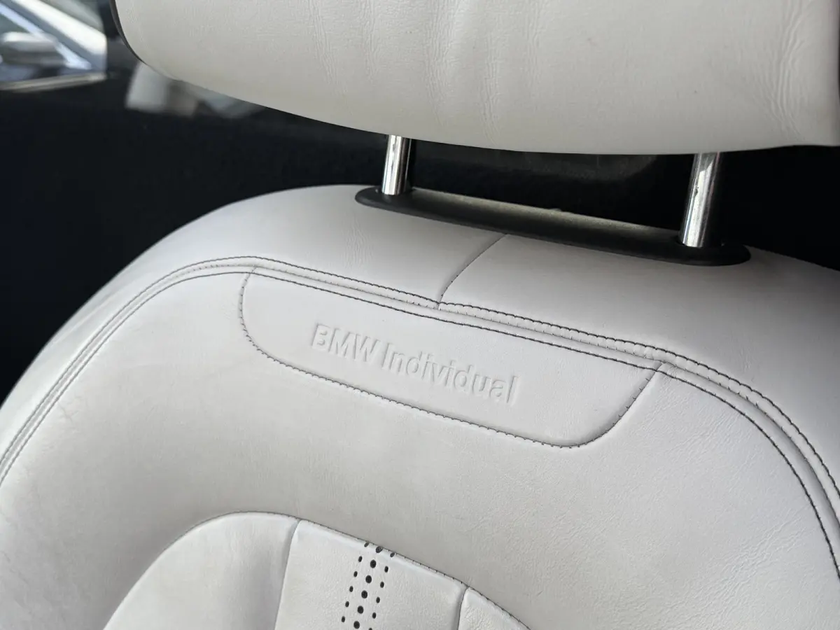 M50d | Panoramadak | Head-Up Display | Camera | Harmon Kardon | Elektrische Achterklep |