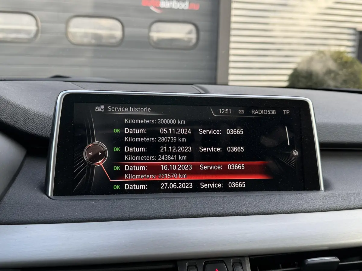 M50d | Panoramadak | Head-Up Display | Camera | Harmon Kardon | Elektrische Achterklep |