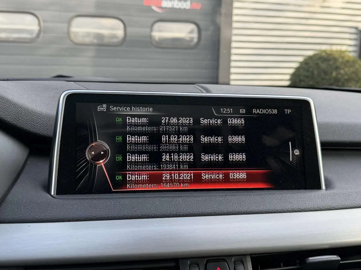 M50d | Panoramadak | Head-Up Display | Camera | Harmon Kardon | Elektrische Achterklep |