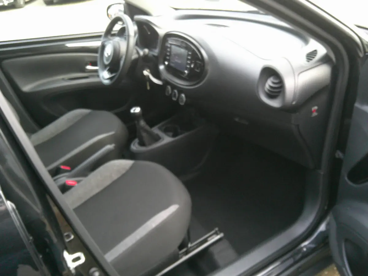 1.0 VVT-i MT Play