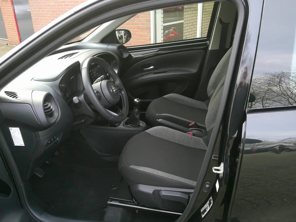 1.0 VVT-i MT Play
