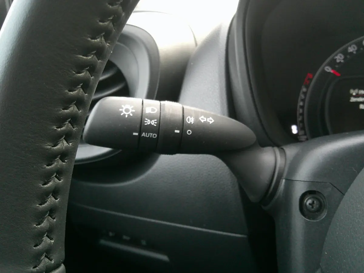1.0 VVT-i MT Play