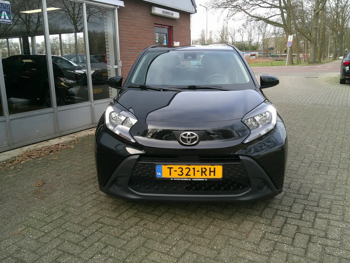 1.0 VVT-i MT Play