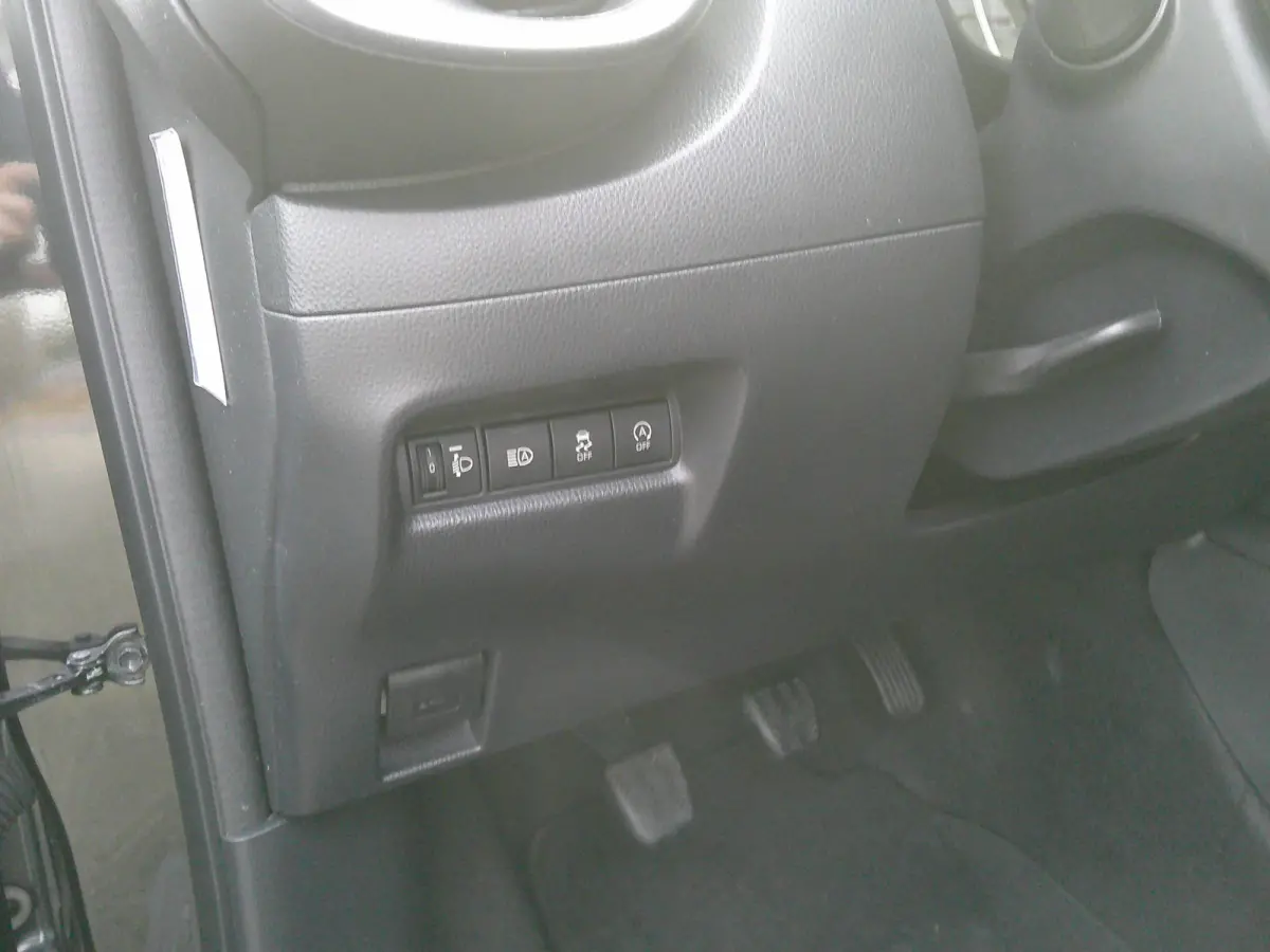 1.0 VVT-i MT Play