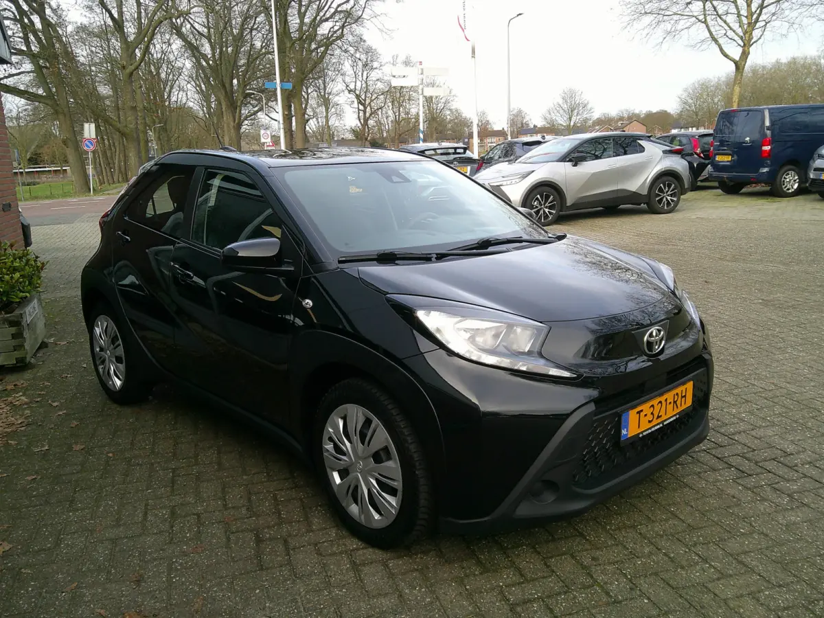 1.0 VVT-i MT Play