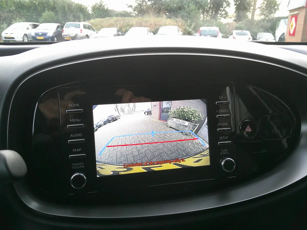 1.0 VVT-i MT Play