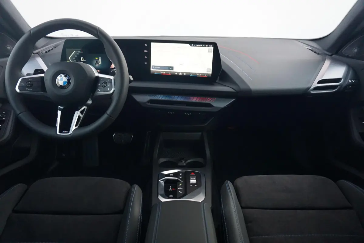 220 M Sportpakket Pro 19'' | Elektrisch Verstelbare Stoelen | Harman Kardon | Driving Assistant Plus |