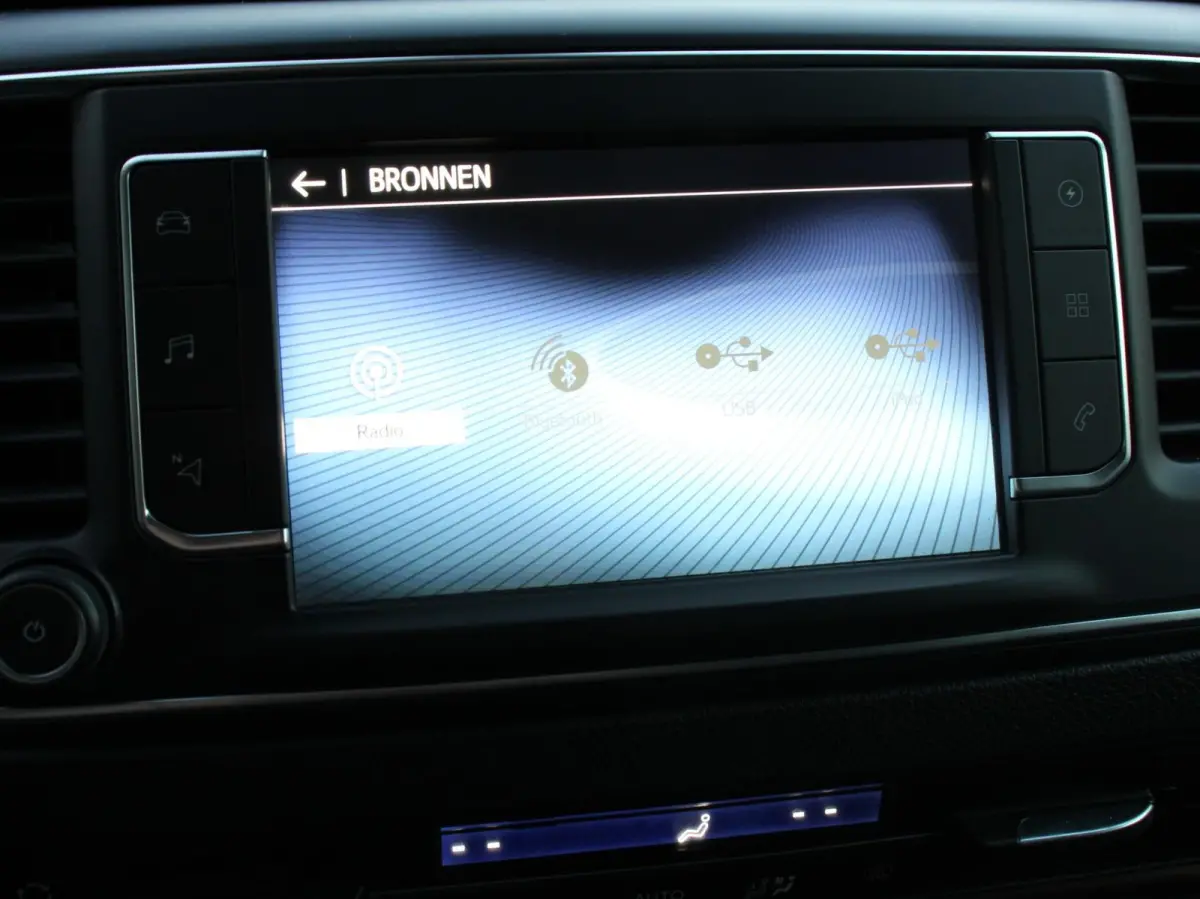 Verso Luxury L2 8persoons PERSONENBUS SOH 91% Navigatie Apple Carplay/Android Auto Climate Control Lichtmetalen velgen Cruise Control