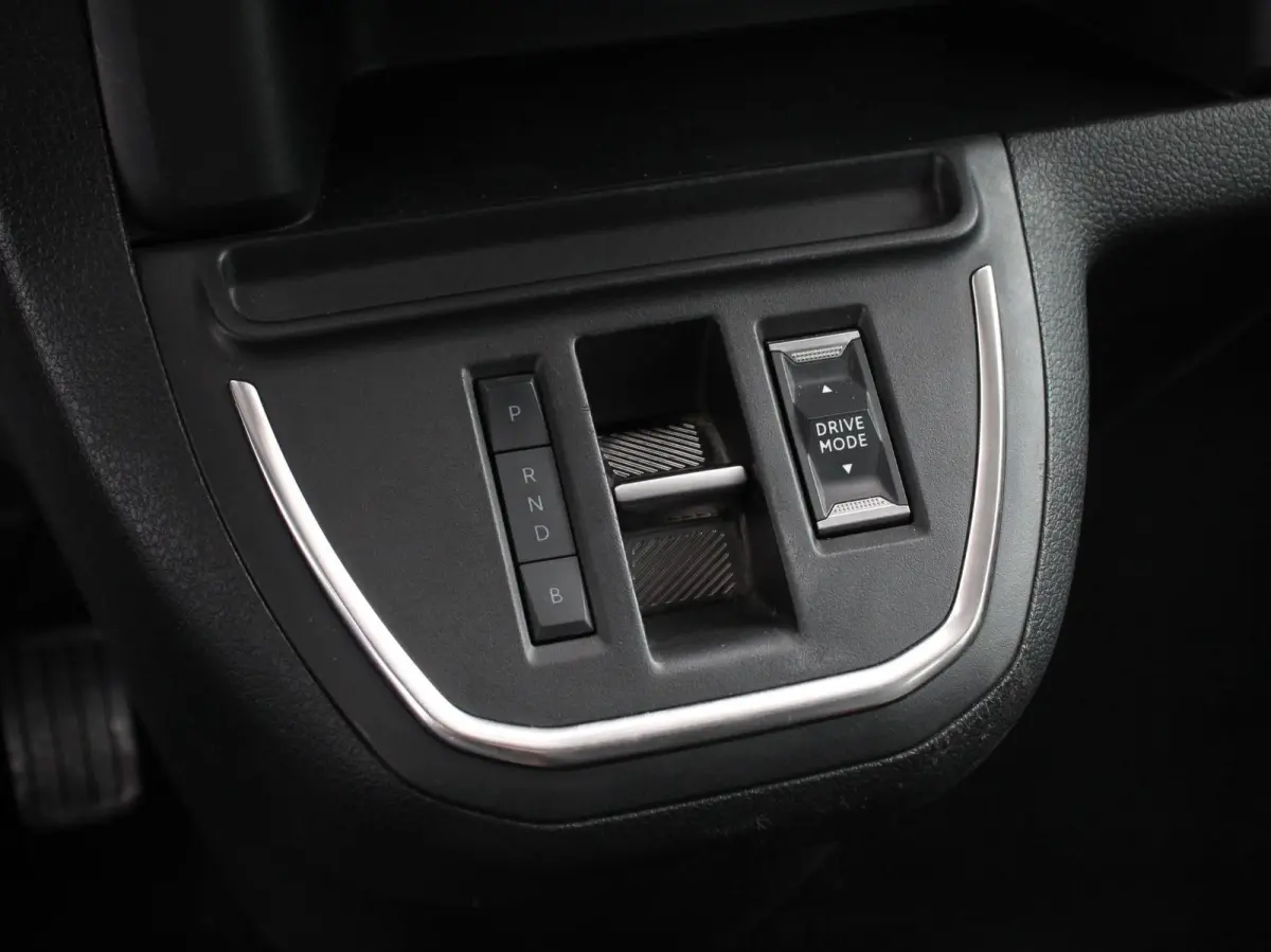 Verso Luxury L2 8persoons PERSONENBUS SOH 91% Navigatie Apple Carplay/Android Auto Climate Control Lichtmetalen velgen Cruise Control