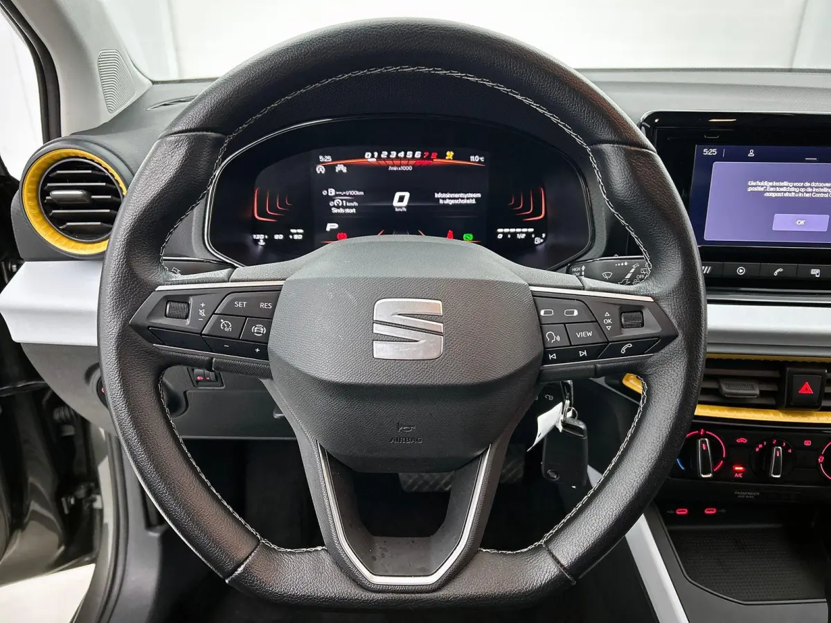 1.0 TSI AUTOM. Style Connect CARPLAY-NAV | CRUISE | PRIVACY-GLASS