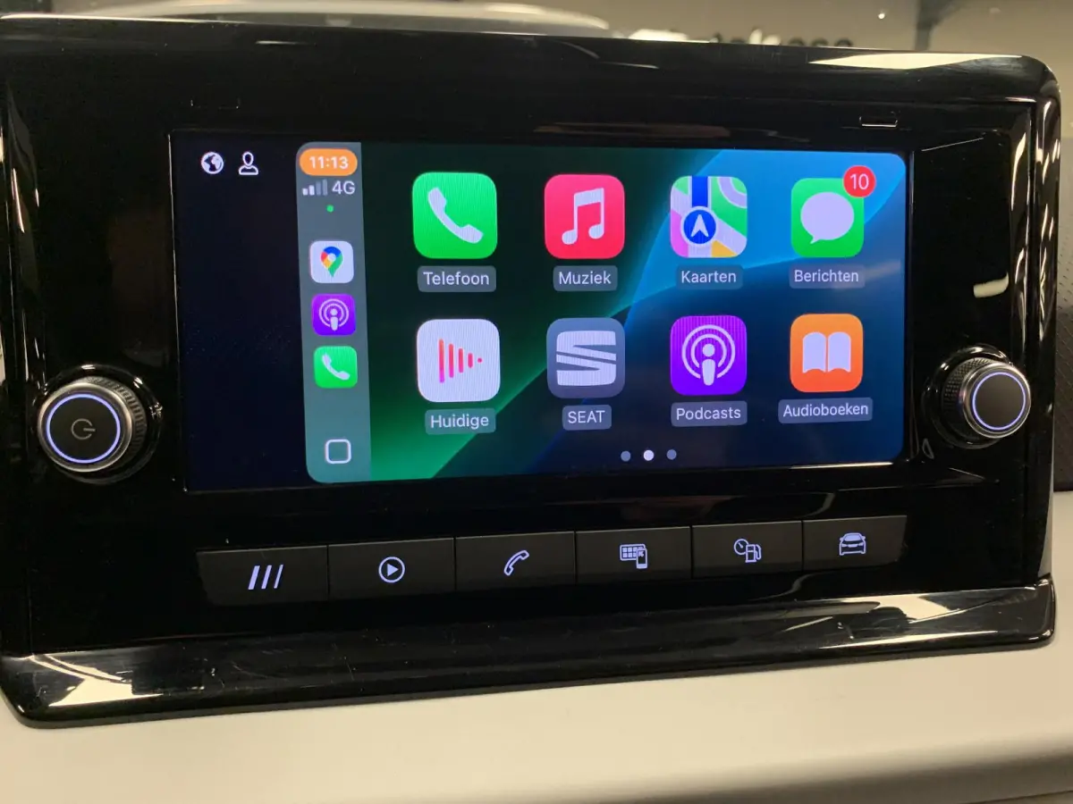 1.0 TSI AUTOM. Style Connect CARPLAY-NAV | CRUISE | PRIVACY-GLASS
