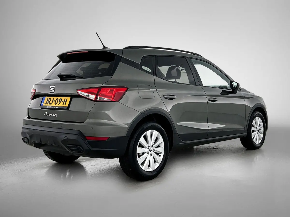 1.0 TSI AUTOM. Style Connect CARPLAY-NAV | CRUISE | PRIVACY-GLASS
