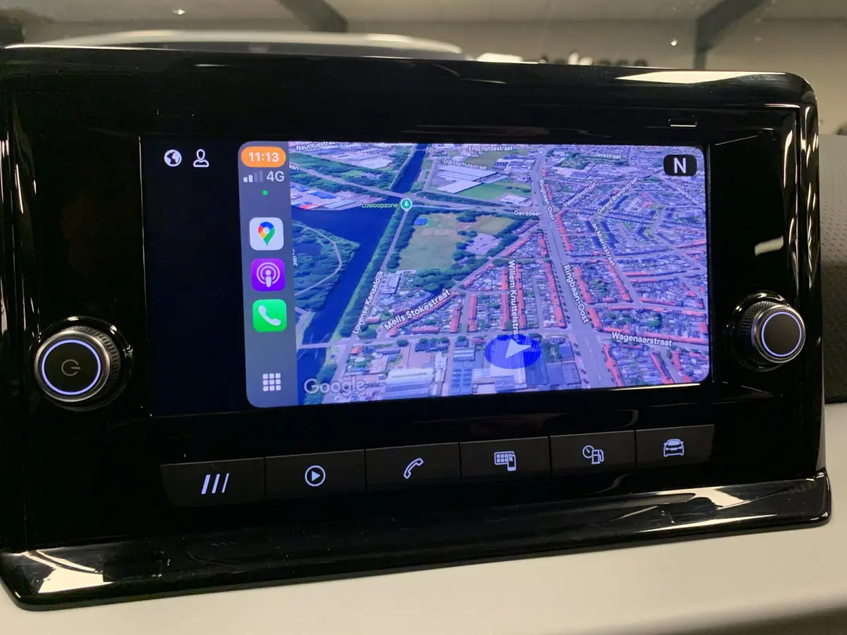 1.0 TSI AUTOM. Style Connect CARPLAY-NAV | CRUISE | PRIVACY-GLASS