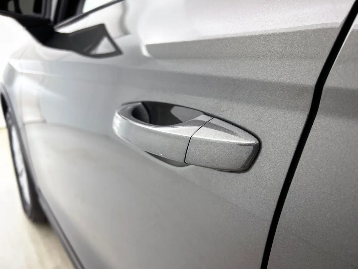 1.0 TSI AUTOM. Style Connect CARPLAY-NAV | CRUISE | PRIVACY-GLASS