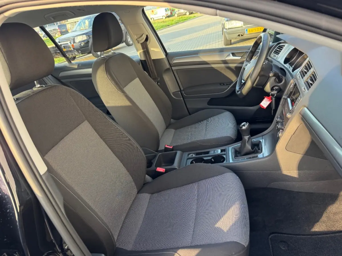 1.0 TSI Cruise control / Trekhaak / 16 inch / NL-Auto.