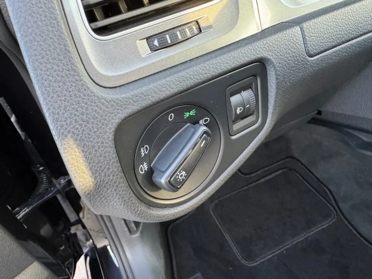 1.0 TSI Cruise control / Trekhaak / 16 inch / NL-Auto.