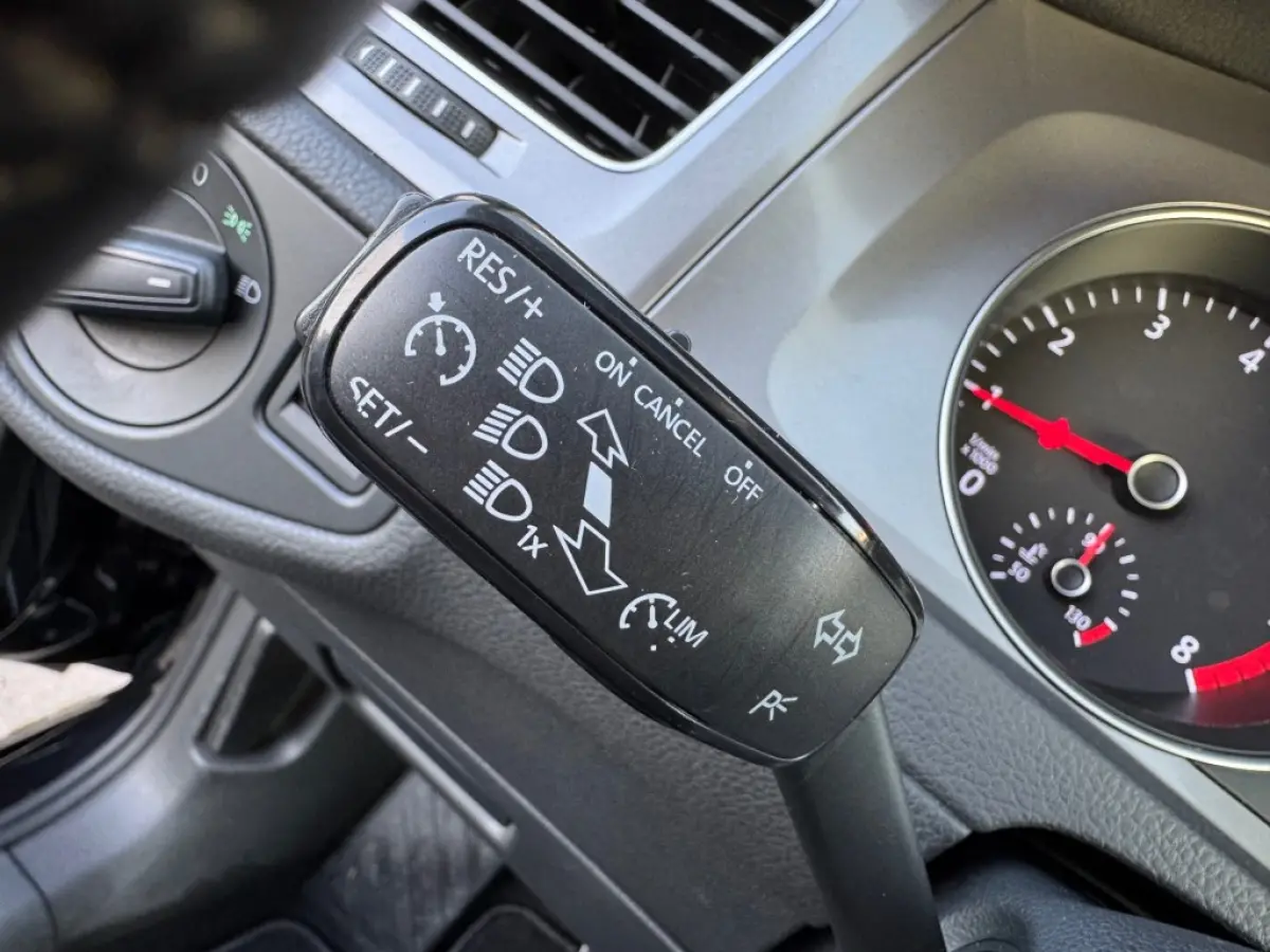 1.0 TSI Cruise control / Trekhaak / 16 inch / NL-Auto.