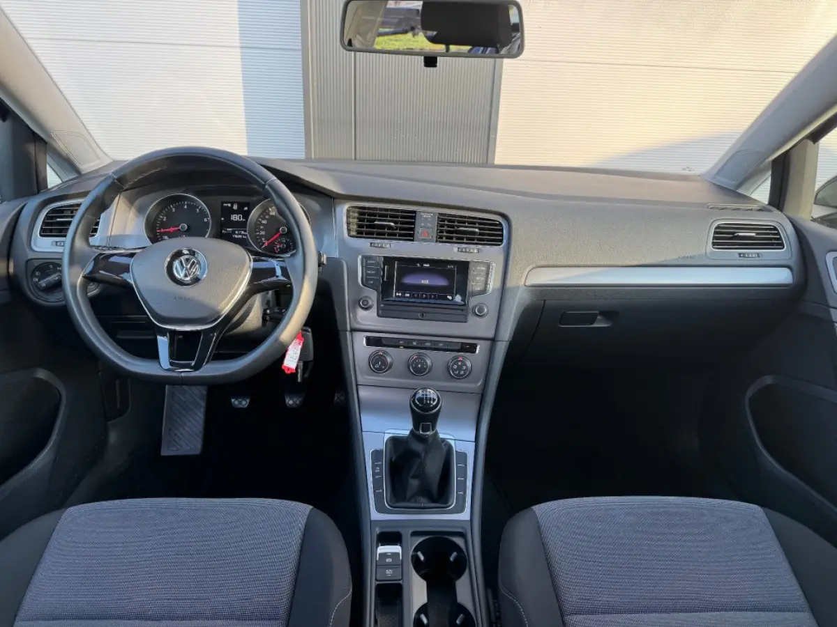 1.0 TSI Cruise control / Trekhaak / 16 inch / NL-Auto.