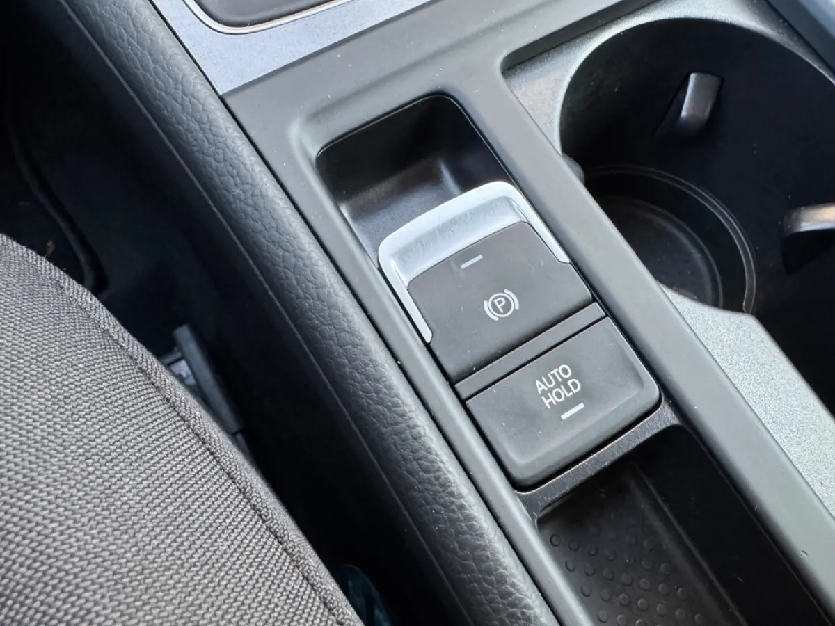 1.0 TSI Cruise control / Trekhaak / 16 inch / NL-Auto.