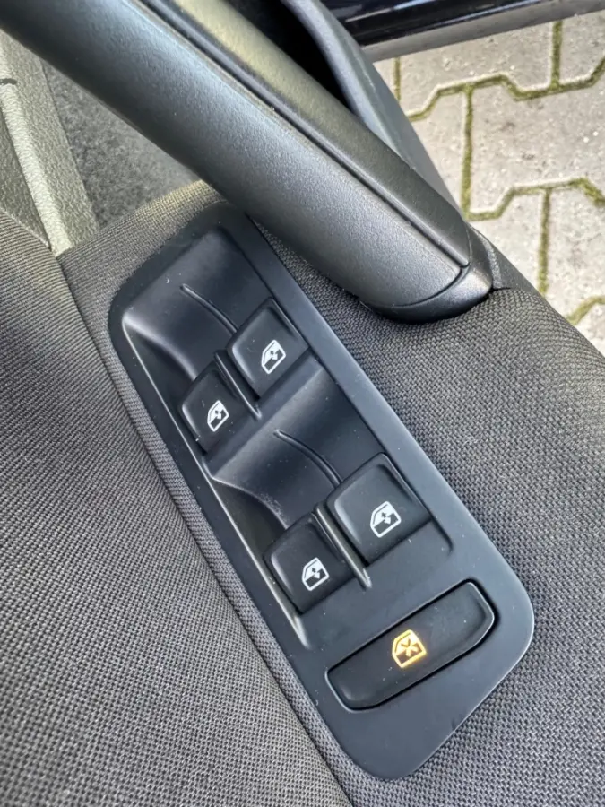 1.0 TSI Cruise control / Trekhaak / 16 inch / NL-Auto.