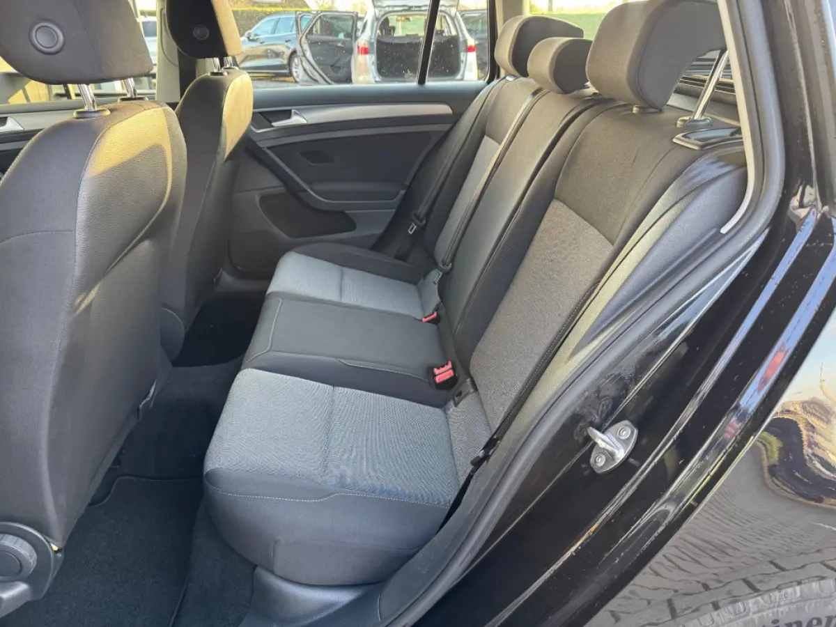 1.0 TSI Cruise control / Trekhaak / 16 inch / NL-Auto.