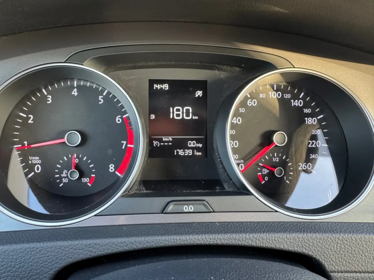 1.0 TSI Cruise control / Trekhaak / 16 inch / NL-Auto.
