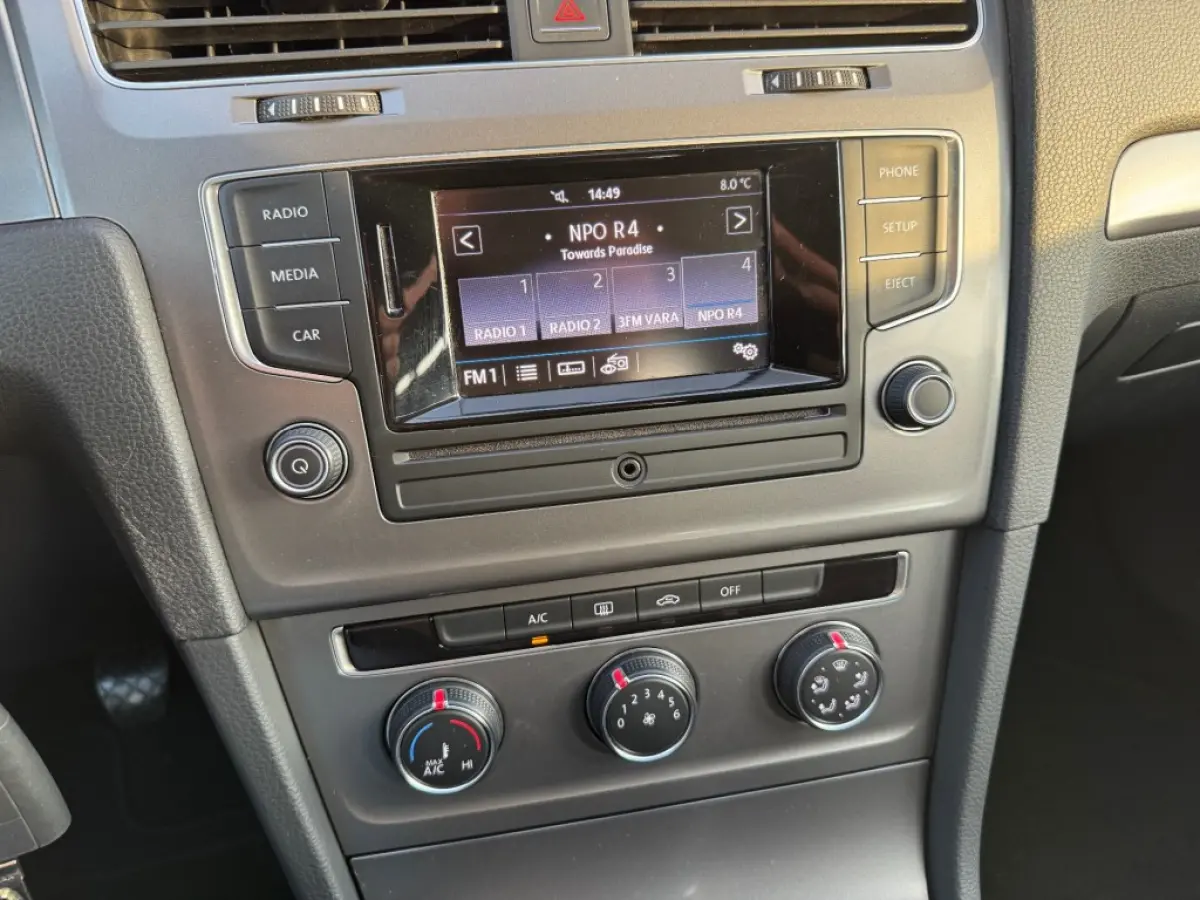1.0 TSI Cruise control / Trekhaak / 16 inch / NL-Auto.