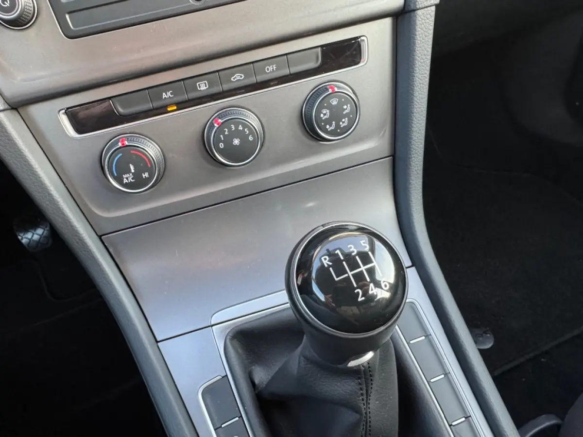 1.0 TSI Cruise control / Trekhaak / 16 inch / NL-Auto.