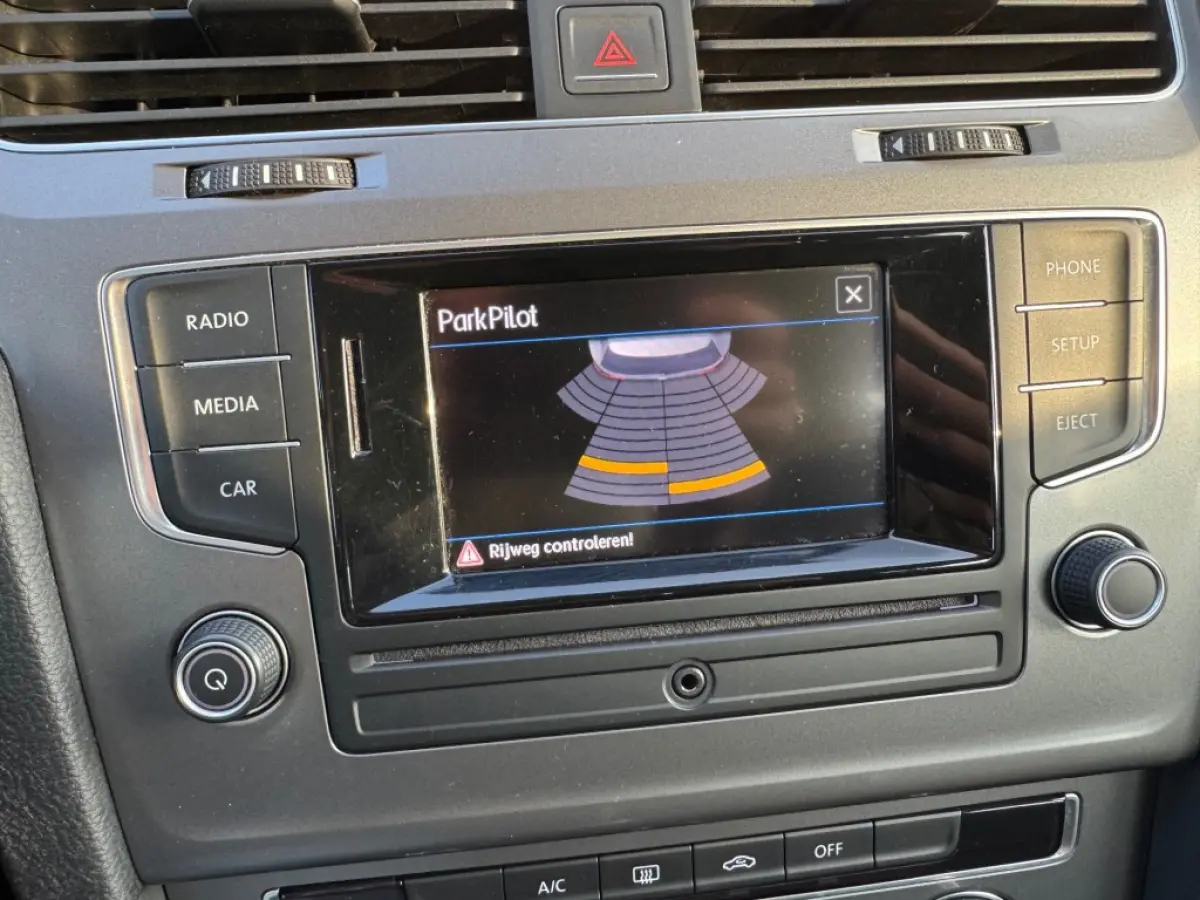 1.0 TSI Cruise control / Trekhaak / 16 inch / NL-Auto.