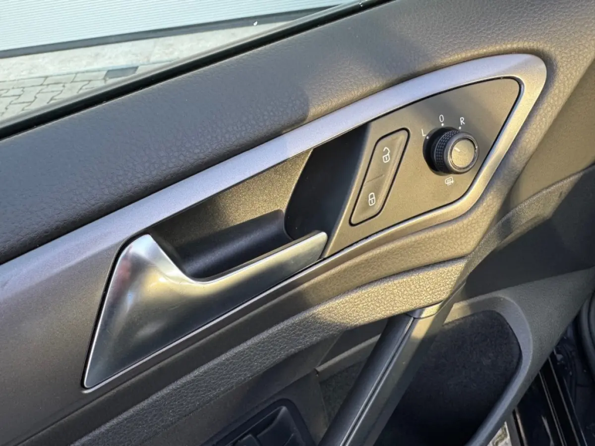 1.0 TSI Cruise control / Trekhaak / 16 inch / NL-Auto.