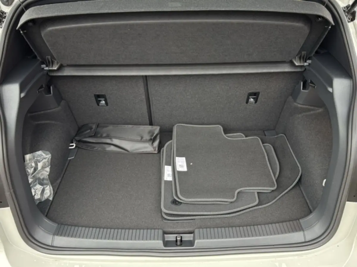 1.0 TSI DSG R-LINE afn.TREKHAAK/CAMERA/ACC/STOELVERW/CARPLAY