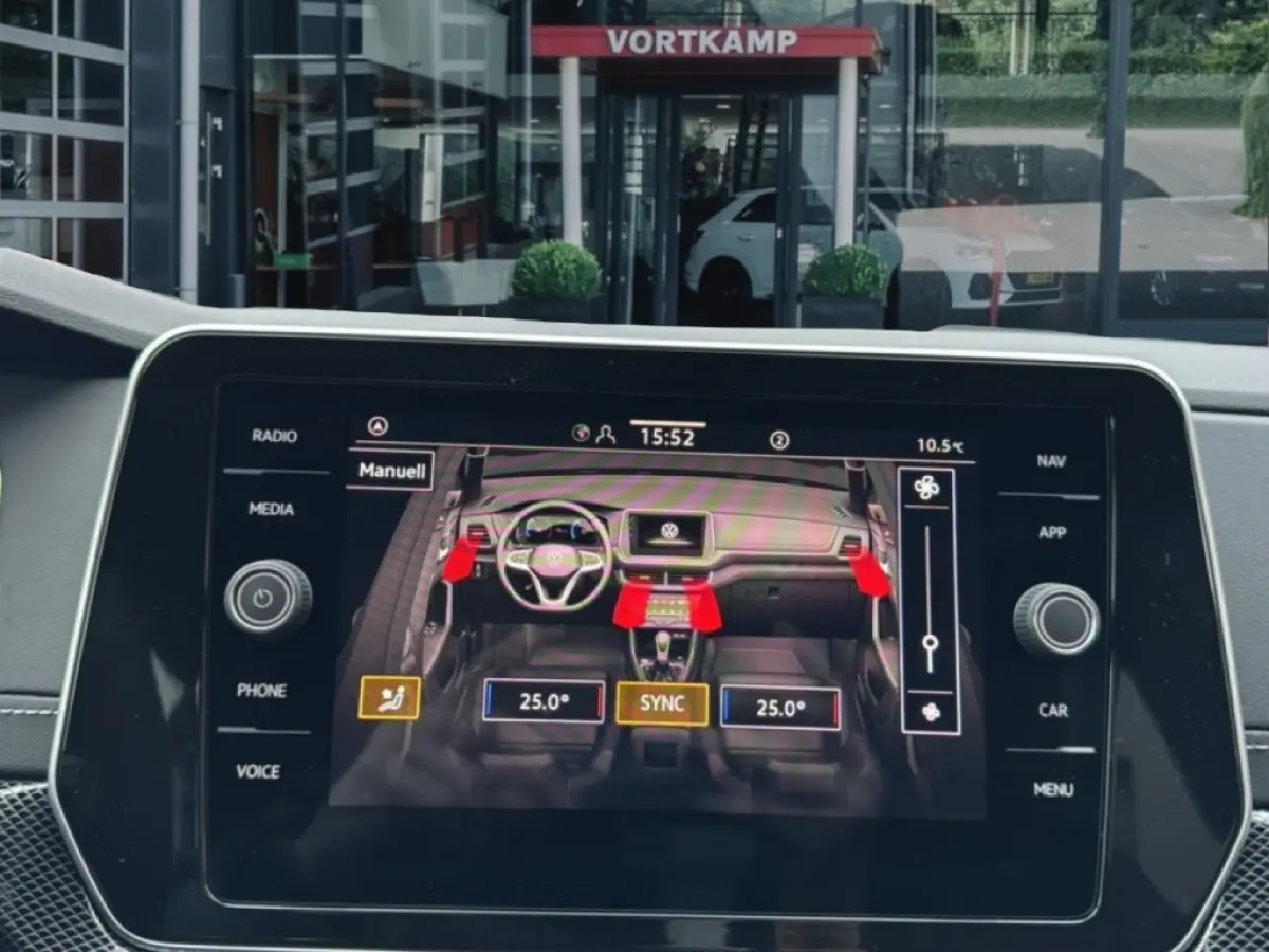 1.0 TSI DSG R-LINE afn.TREKHAAK/CAMERA/ACC/STOELVERW/CARPLAY