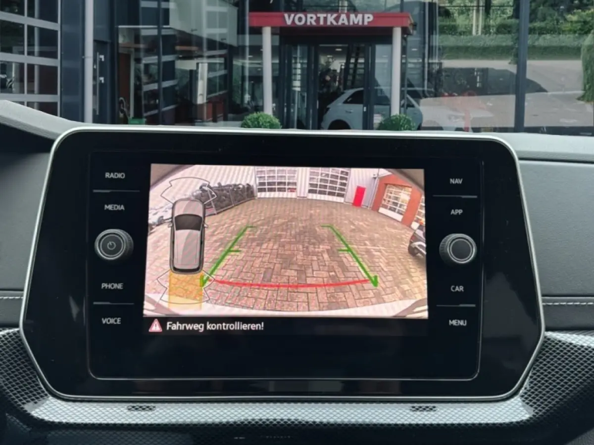1.0 TSI DSG R-LINE afn.TREKHAAK/CAMERA/ACC/STOELVERW/CARPLAY