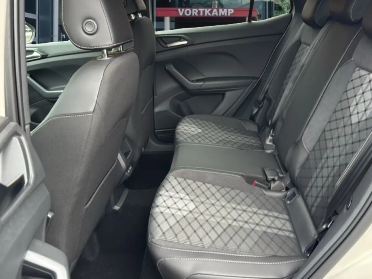 1.0 TSI DSG R-LINE afn.TREKHAAK/CAMERA/ACC/STOELVERW/CARPLAY